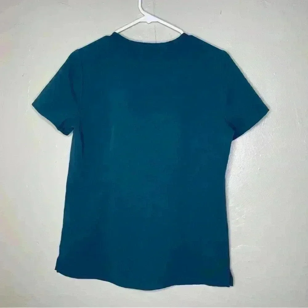 FIGS Casma™ Three-Pocket Scrub Top Sz XS - Picture 3 of 5
